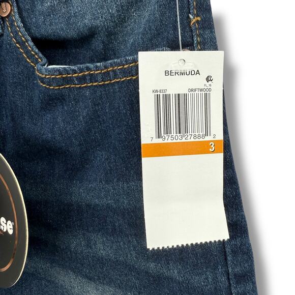 NEW Dollhouse Bermuda Shorts Size 3 / 4 Dark Wash Denim Frayed Jean Shorts NWT - Picture 5 of 9